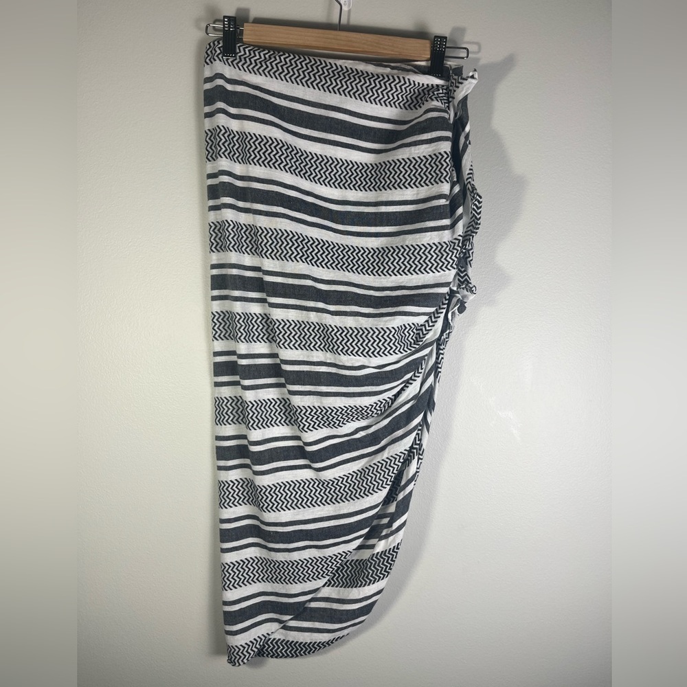 Veronica Beard Hazel Striped Asymmetric Skirt Midi White Black Size Small India